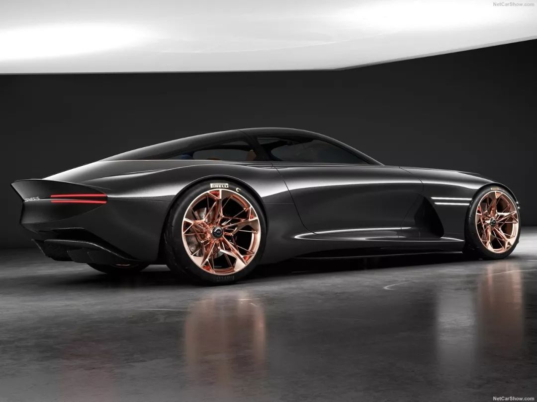 Sasha Selipanov 谈数据设计流程和Genesis Essentia Concept