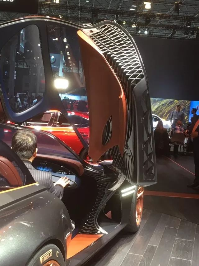 2018纽约车展上耀眼的明星&mdash;Genesis  Essentia电动概念车