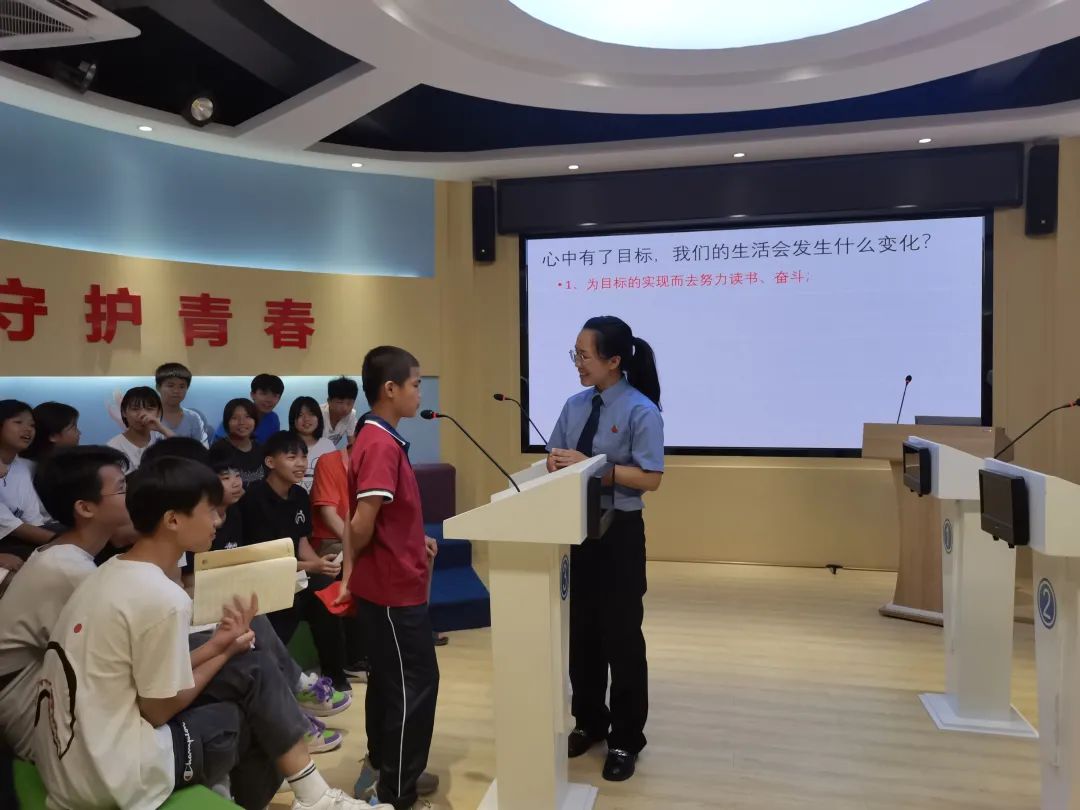 让未成年人免受电子烟侵害&mdash;&mdash;陆川县检察院联合县烟草专卖局开展专题普法活动